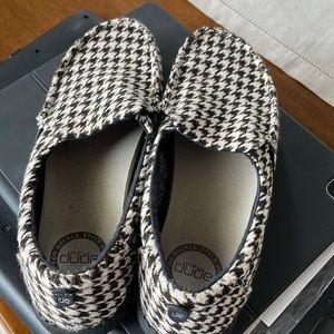 Hey Dude shoes size 6